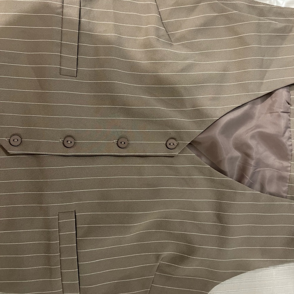 Grey and white striped vest top. Very nice size M - Picture 3 of 6